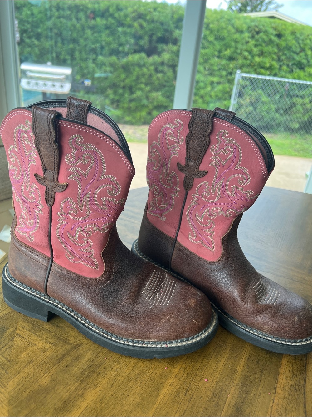 Ariat Brown Leather Boots with Pink Embroidery 9B - Picture 6 of 16